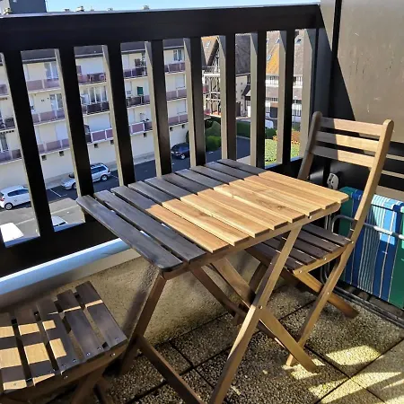Familial Avec Balconnet, Proche Et Commerces - Fr-1-712-41 Apartment *