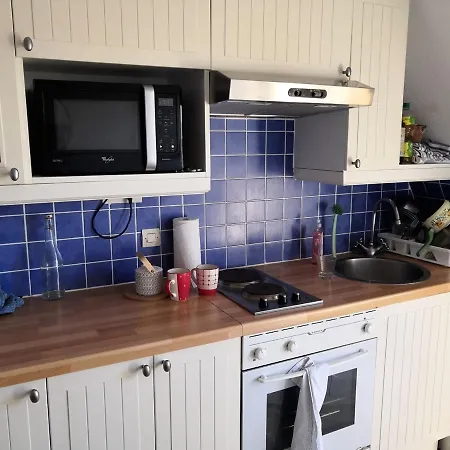Apartment Familial Avec Balconnet, Proche Et Commerces - Fr-1-712-41 *